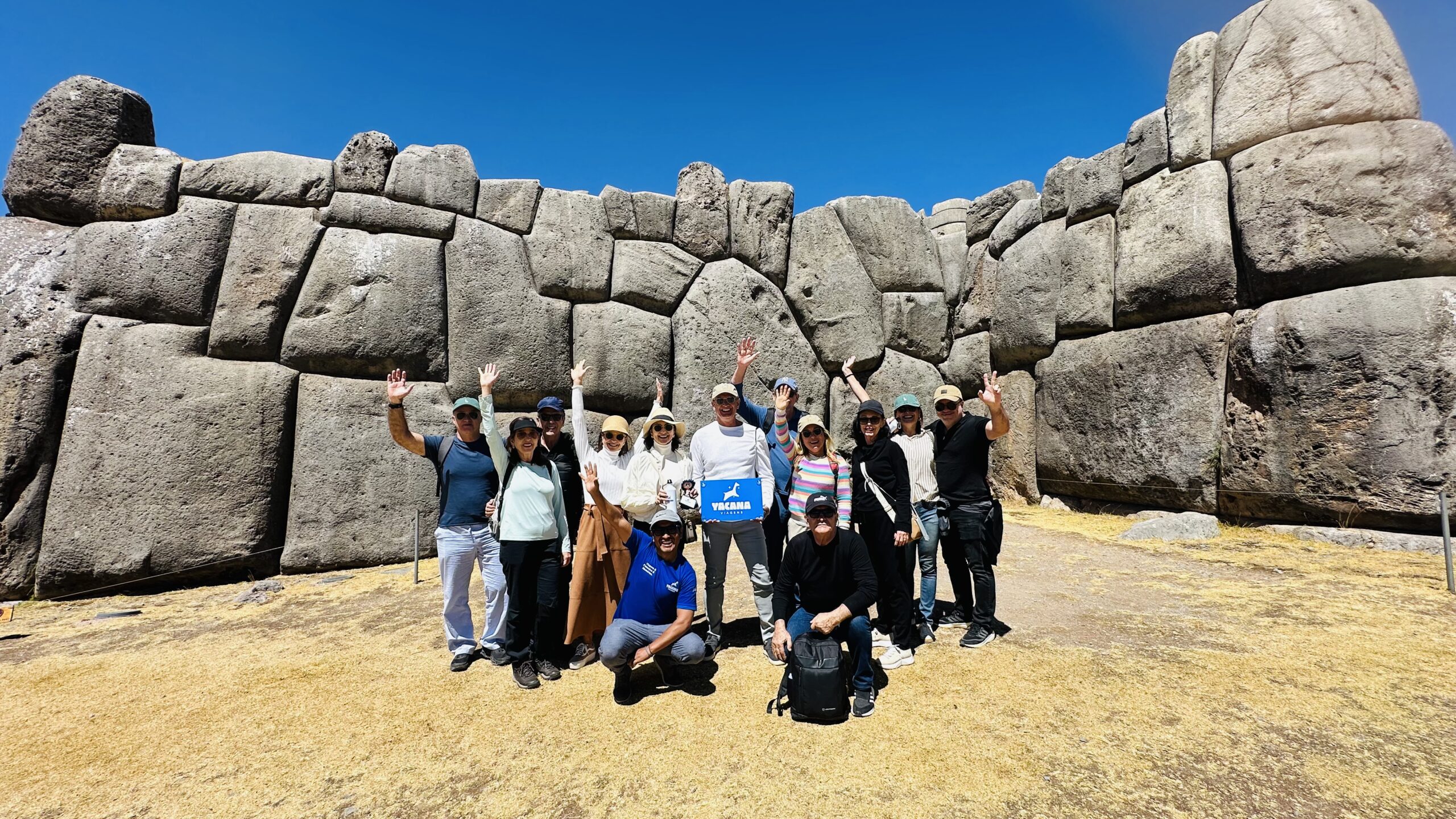 Tour Arqueológico + Lhamas  (Tarde)